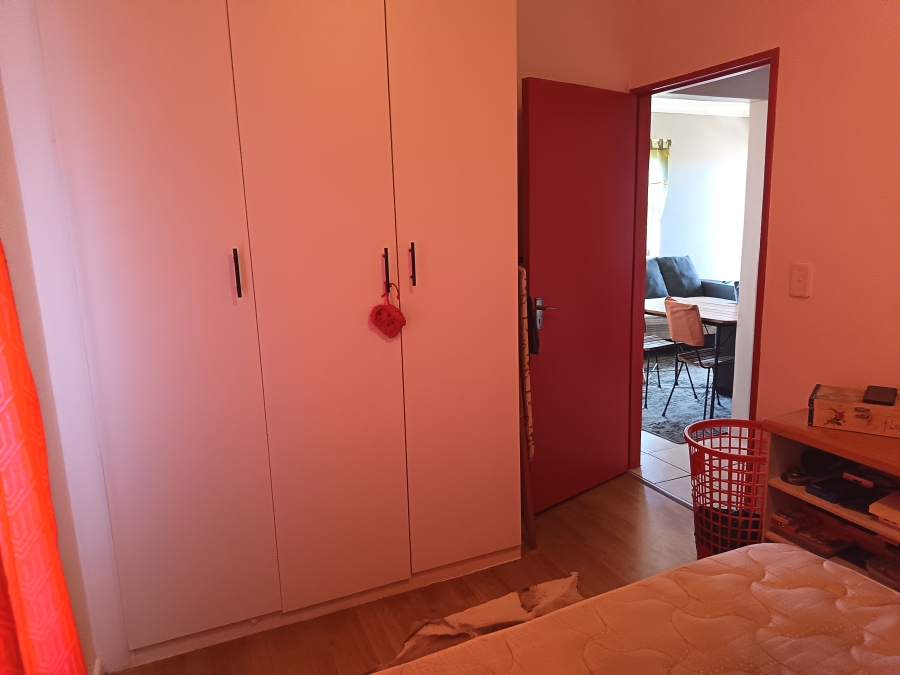 To Let 2 Bedroom Property for Rent in Country Club Western Cape